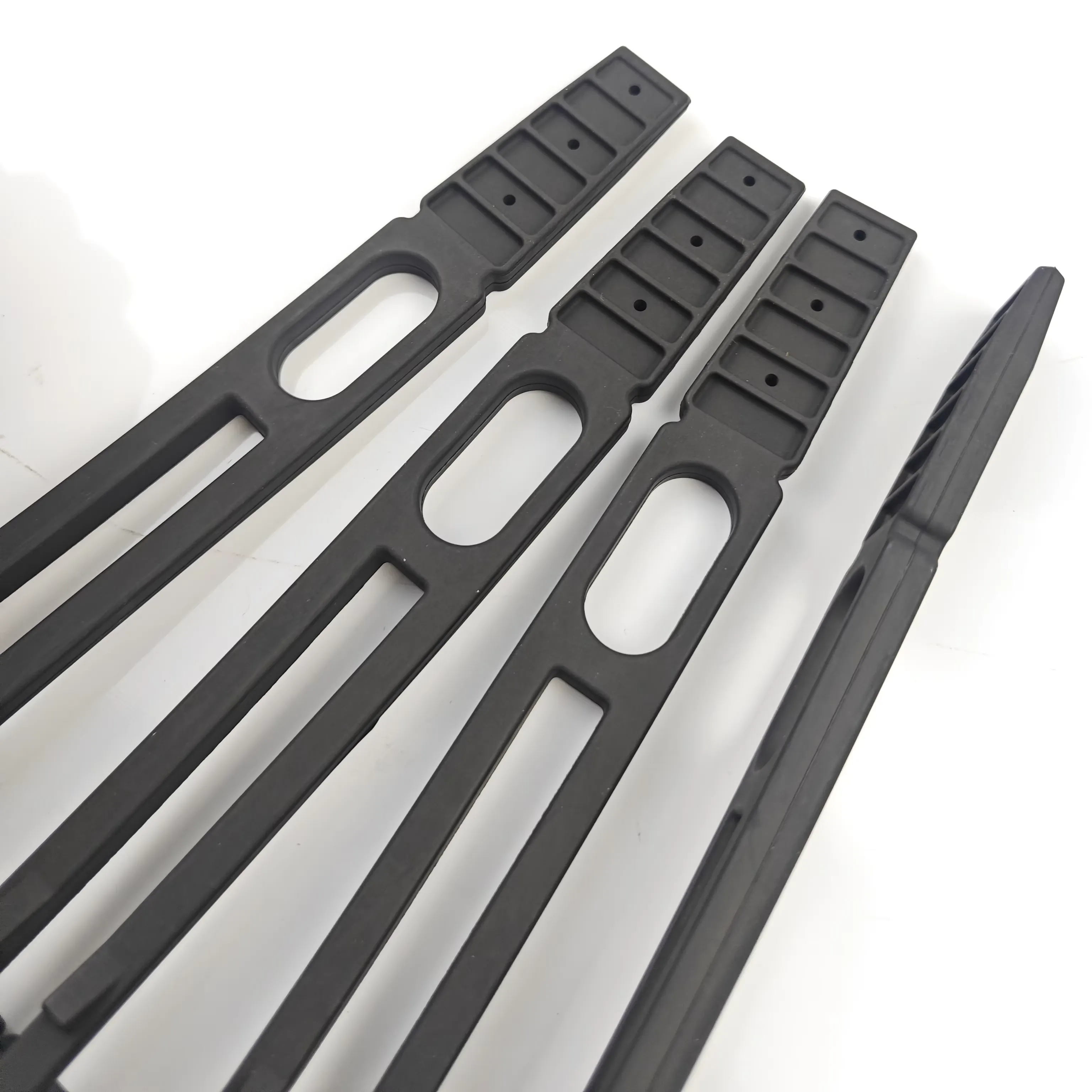 Custom Rubber Draw Latch factory